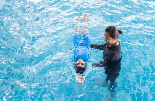 Should Your Child Take Swim Lessons Before Being Vaccinated?
