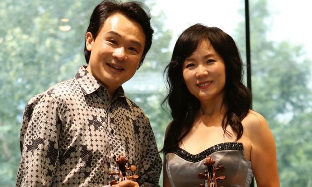 Two Violinists, One Shared Mind